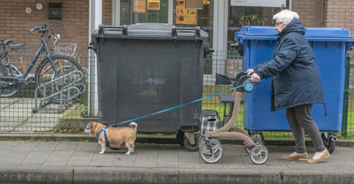 senioren op straat